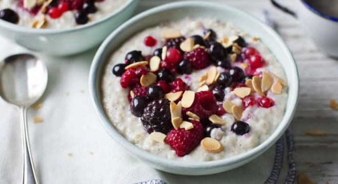 mingau de aveia com frutas